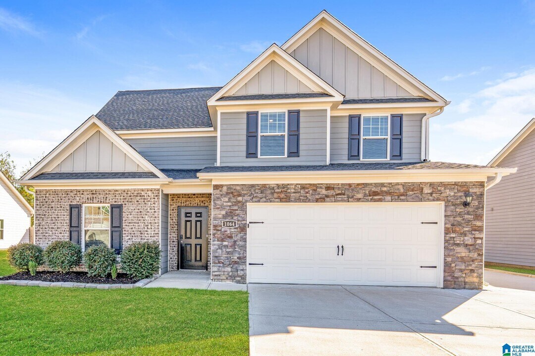 1064 Pilgrim Ln in Montevallo, AL - Building Photo