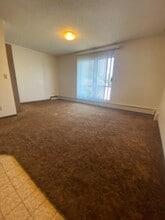 9527-998A 98a Ave in Fort St John, BC - Building Photo - Building Photo