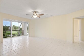 3810 Via Poinciana in Greenacres, FL - Building Photo - Building Photo