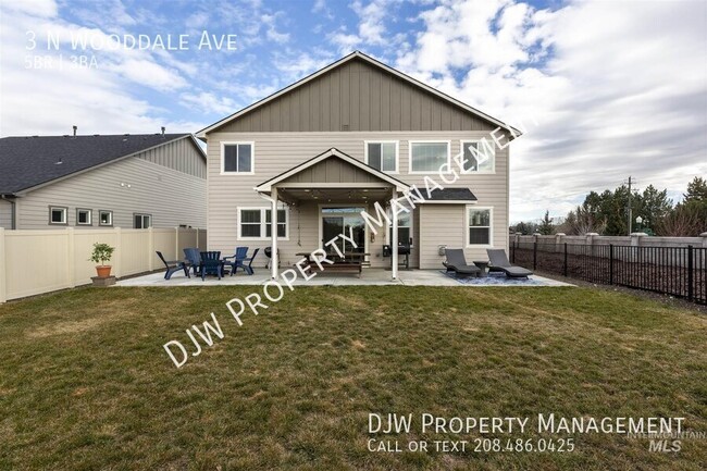 3 N Wooddale Ave in Eagle, ID - Foto de edificio - Building Photo