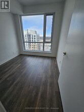 7950-7950 Bathurst St in Vaughan, ON - Building Photo - Building Photo