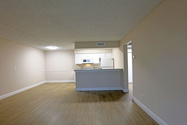 5311 Summerlin Rd in Ft. Myers, FL - Building Photo - Building Photo