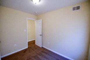 1737 T St SE in Washington, DC - Building Photo