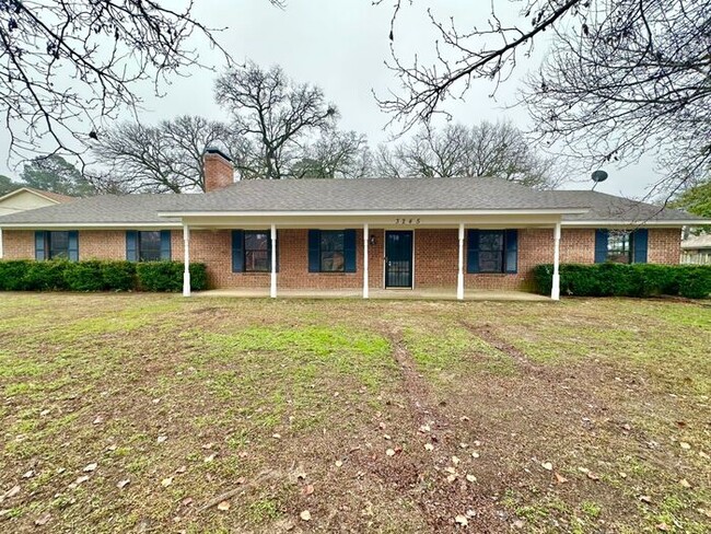 3245 Leaning Oaks