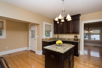 5 Brookline Ave in Dover, NH - Foto de edificio - Building Photo