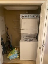 215-215 Greenway Crescent W in Winnipeg, MB - Building Photo - Building Photo