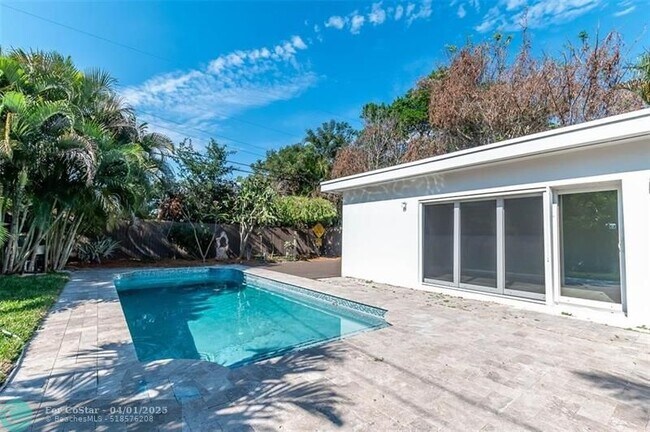 property at 1537 NW 6th Ave