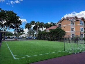 9055 Wiles Rd in Coral Springs, FL - Building Photo - Building Photo