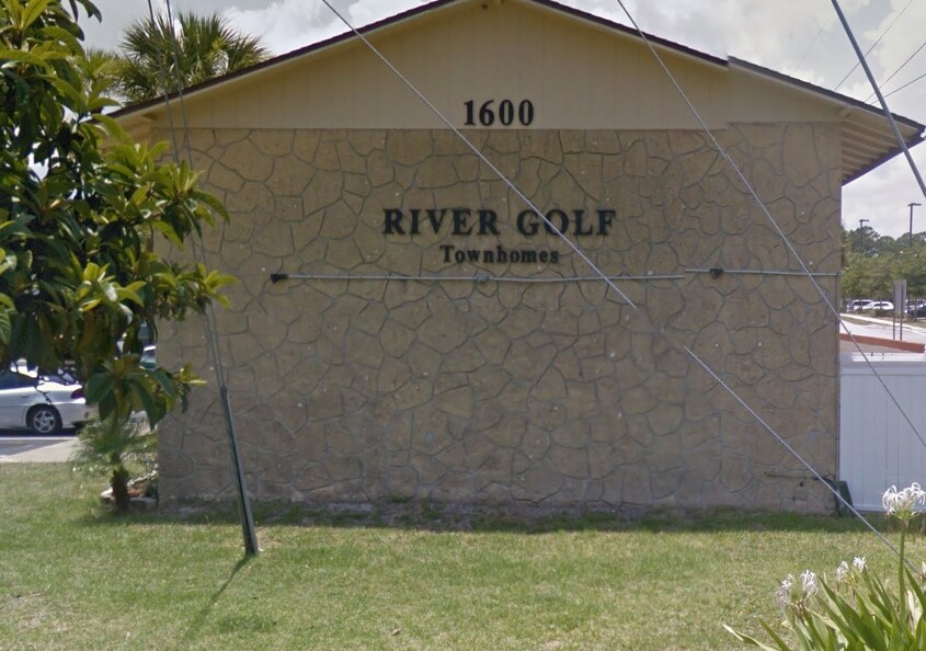 1600 S Palmetto Ave in South Daytona, FL - Building Photo
