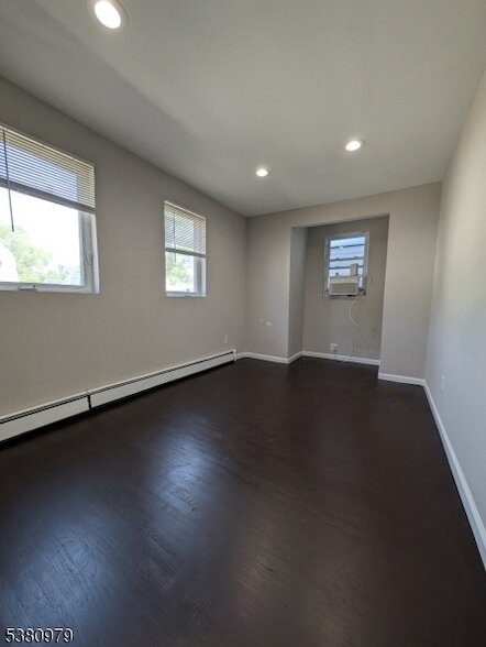 90 Hobson St, Unit 92 in Bloomfield, NJ - Building Photo - Building Photo
