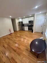 695 Shelton St in Bridgeport, CT - Building Photo - Building Photo