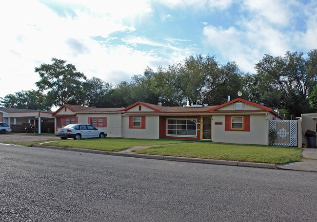 4205 16th St in Lubbock, TX - Building Photo - Building Photo