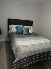 6024 W Burke St in Tampa, FL - Building Photo - Building Photo