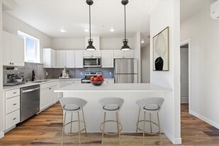 Bonneville Apartments in Kennewick, WA - Building Photo