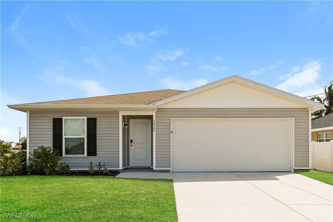1737 NW 6th Pl in Cape Coral, FL - Foto de edificio