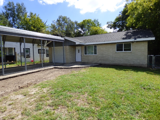 901 Rein Ave in Orange, TX - Building Photo - Building Photo