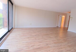 2555 Pennsylvania Ave NW, Unit 714 in Washington, DC - Building Photo - Building Photo