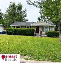 8620 Elwyn Dr in Hazelwood, MO - Building Photo