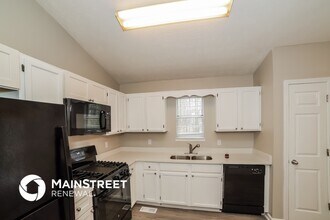 124 Emerald Pines Dr in Dallas, GA - Building Photo - Building Photo