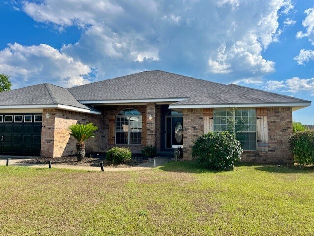 9866 Parker Lake Cir in Navarre, FL - Building Photo