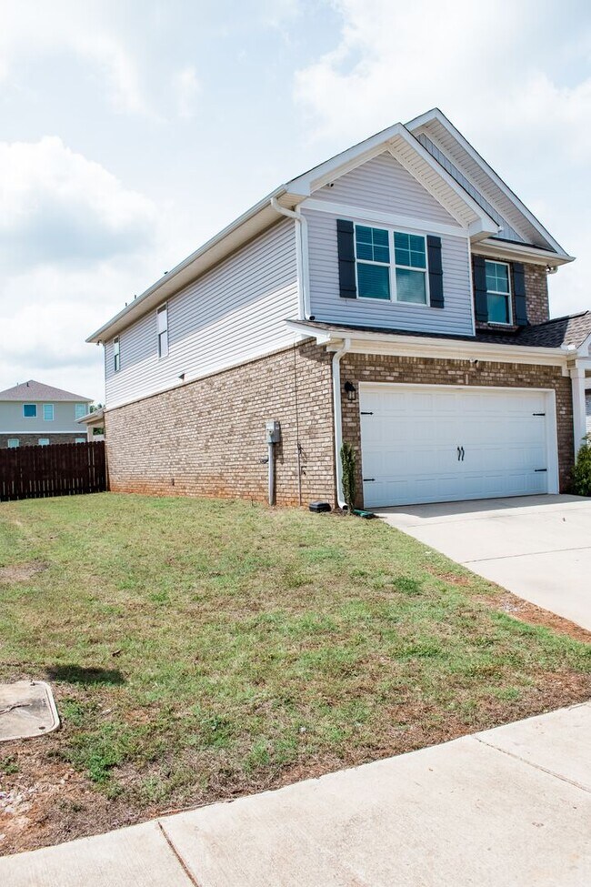 4098 Textile Ln in Huntsville, AL - Building Photo - Building Photo