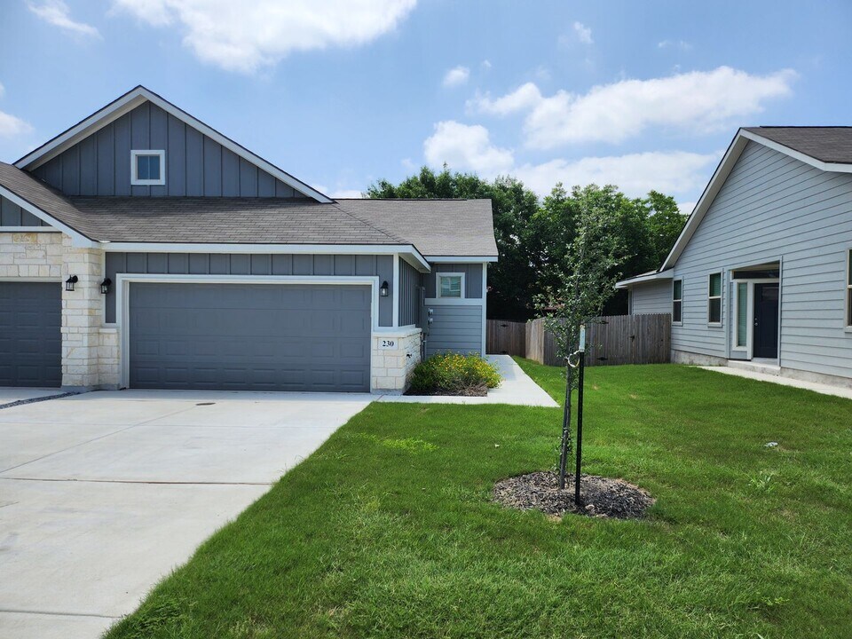 230 Joseph Cir in Schertz, TX - Building Photo