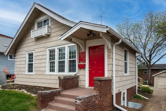 property at 517 S 35th St