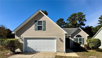 5616 Duncan St in Hope Mills, NC - Building Photo