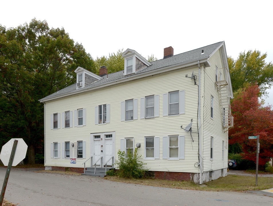 121-123 Central St in Warwick, RI - Building Photo