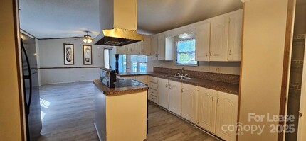 2935 Cedarvale Rd in Rock Hill, SC - Building Photo - Building Photo