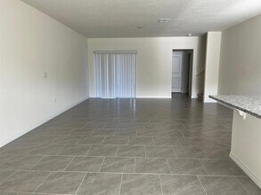 13323 Pontoon Rd in Oakland, FL - Building Photo - Building Photo