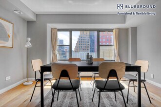 279 E 44th St in New York, NY - Building Photo - Building Photo
