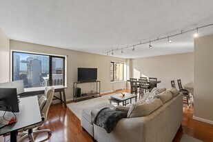 19 S 1st St in Minneapolis, MN - Building Photo