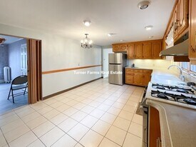 11 Bowdoin St in Medford, MA - Building Photo