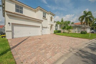 5371 SW 32nd Terrace in Fort Lauderdale, FL - Building Photo