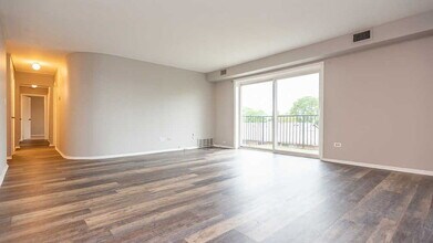 2301 Beau Monde Ln in Lisle, IL - Building Photo - Building Photo