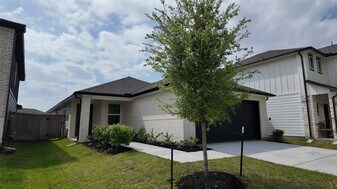 16702 Sterling Clf St in Conroe, TX - Building Photo