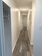 516 W Century Blvd, Unit 4 in Los Angeles, CA - Building Photo - Building Photo
