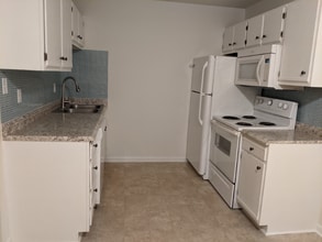 3309 Bridges St in Morehead City, NC - Foto de edificio - Building Photo