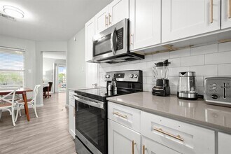 6812 S Congress Ave in Austin, TX - Building Photo - Building Photo