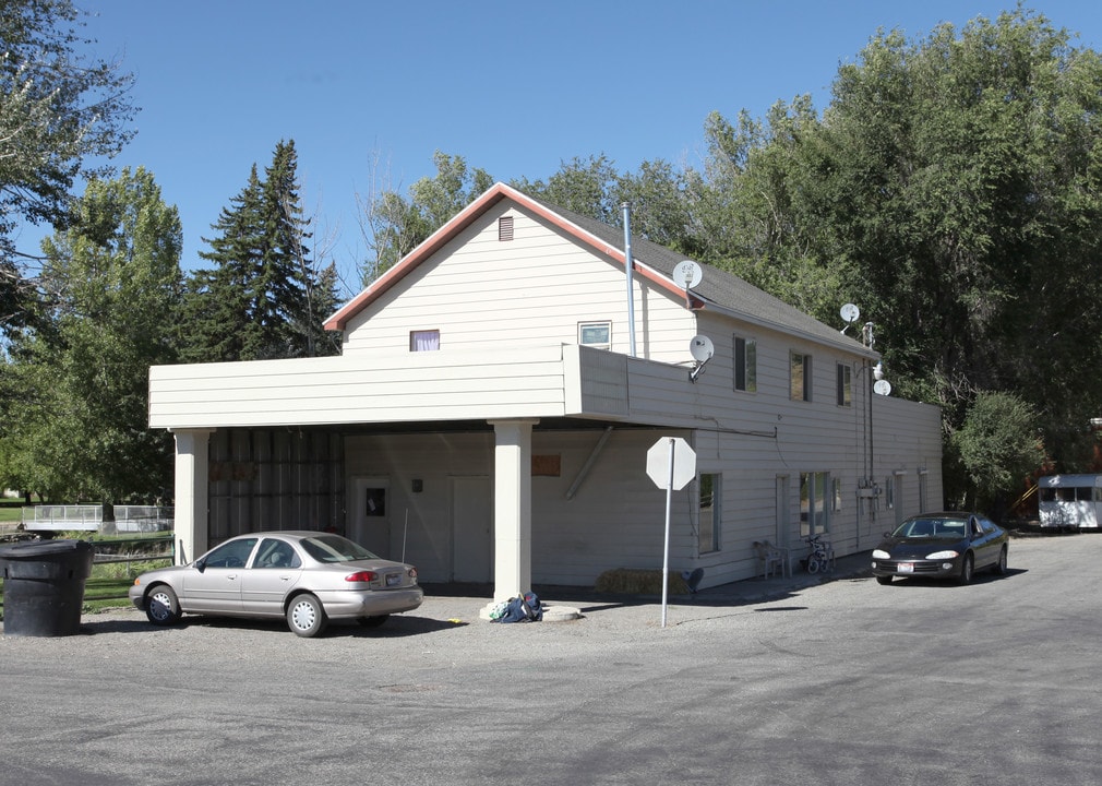 303 W Rail St N in Shoshone, ID - Building Photo