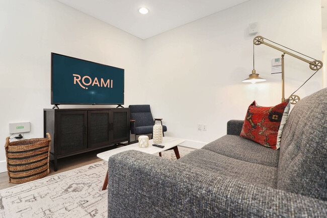 127 Carondelet St in New Orleans, LA - Building Photo - Building Photo