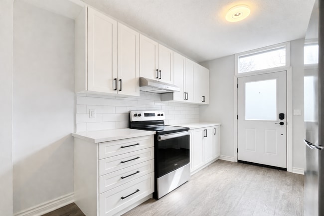 43-43 Division St in Welland, ON - Building Photo - Building Photo