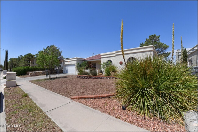 829 Dulce Tierra Dr in El Paso, TX - Building Photo - Building Photo