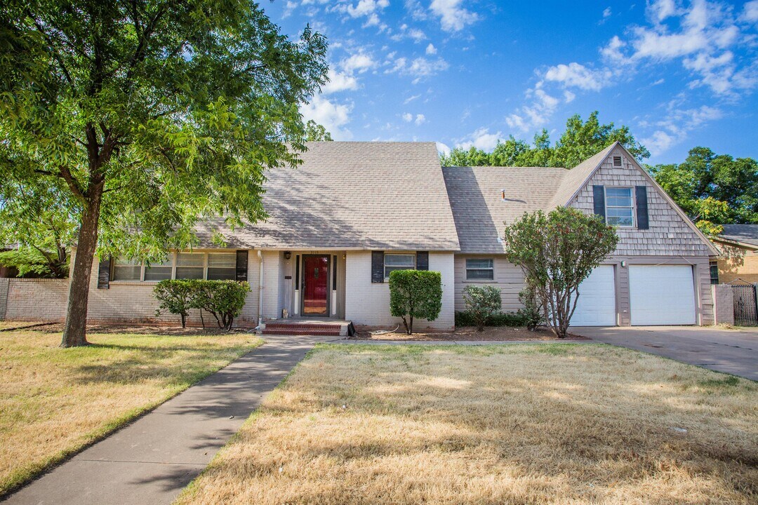 3113 32nd St in Lubbock, TX - Building Photo