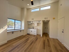 2445 Sycamore Glen Dr in Sparks, NV - Building Photo - Building Photo