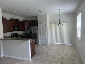 2133 Golden Falcon Dr in Ruskin, FL - Building Photo - Building Photo