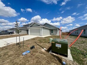 9183 Trails End in Seguin, TX - Building Photo - Building Photo