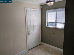249 Sea Crest Cir in Vallejo, CA - Building Photo - Building Photo
