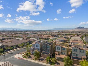 100 Campbelltown Ave in Henderson, NV - Building Photo - Building Photo